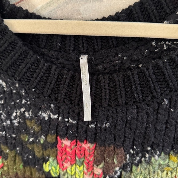 Free People Magic Rose Sweater Knit Red Black Green Size Medium - Picture 4 of 8